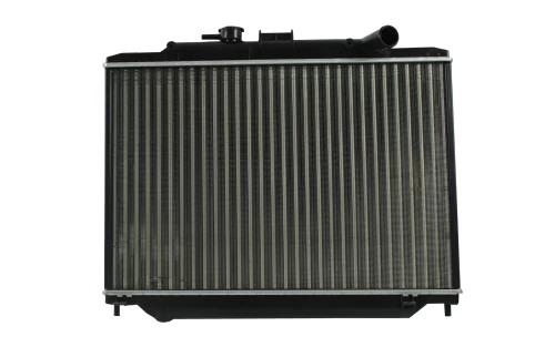 Radiador Automotríz Urvan T/M 02-08